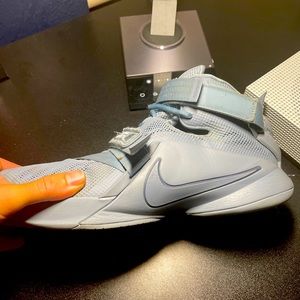 Nike LeBron Soldier 9 PRM Blue/Grey Basketball Shoes